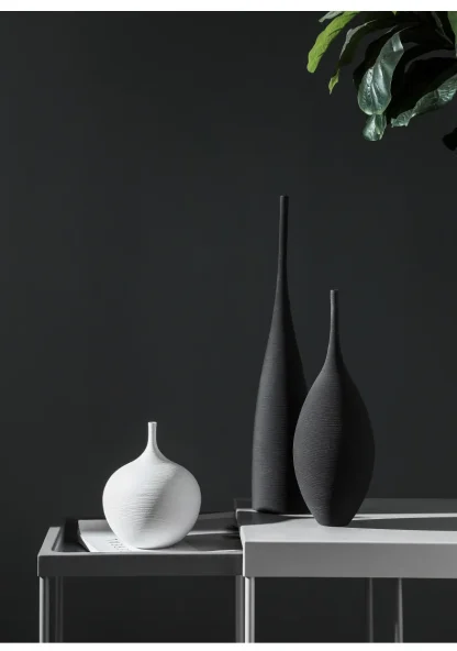 Minimalist Flower Vase with Thin Hole - Image 9